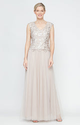 Regular - Long V-Neck Embroidered Stretch Tulle Gown