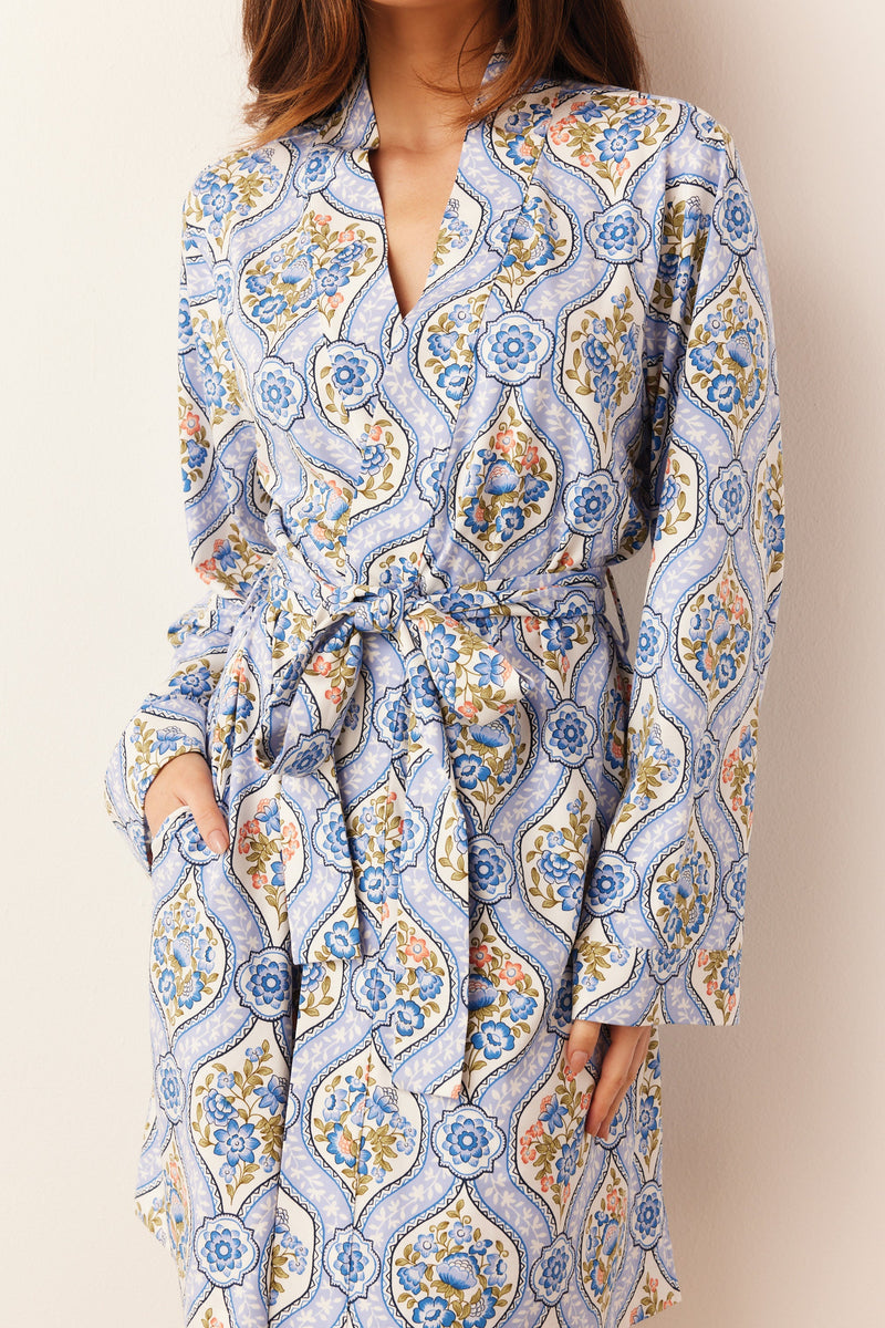 Meadow Cloud Jersey Classic Short Robe in Villeroy